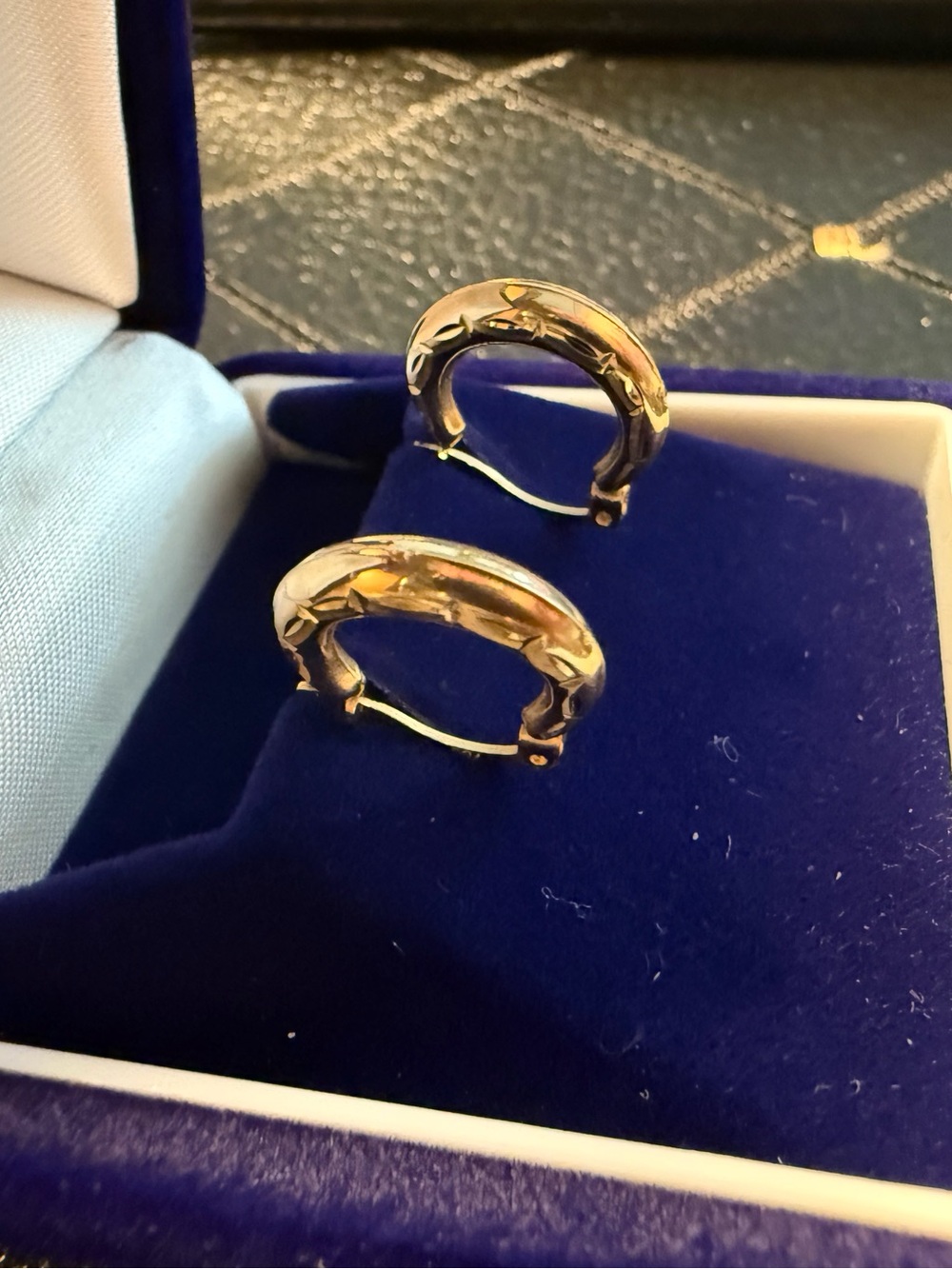 Solid 18k Gold Hoop Hinge Earrings - Elegant Women’s Jewelry